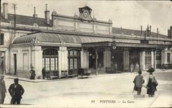 CPA Poitiers La Gare