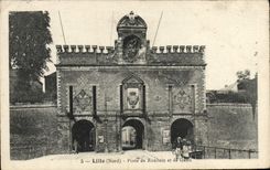 CPA Lille Porte De Roubaix Et De Gand
