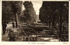 VINTAGE POSTCARD Vichy Park of the Casino