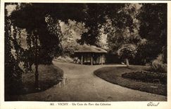 CPA Vichy Un Coin du Parc des Celestins