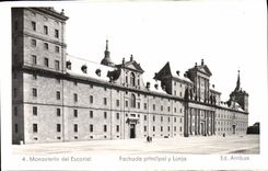 CPA Monasterio del Escorial Fachada principal y Lonja