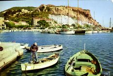 CPM Couleurs Et Lumiere de france La Cote D'Azur Miracie de la nature Cassis Le port et la massif de Puget Peche Pecheur