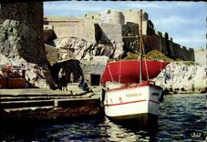 CPM Reflets de Provence Marseille Le Chateau Le Debarcadere Bateau