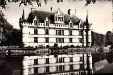 CPM Azay Le Rideau La facade sud du Chateau et son reflet dans la Piece d'eau