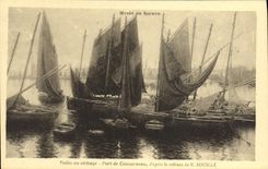 VINTAGE POSTCARD Musee Of Saumur Voiles to Port drying of Concarneau according to the table Boil
