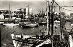 CPM Royan Le Port Bateaux 