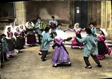 CPM Le Limousin Pittoresque Danses limousines Les Chainettes Folklore