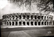CPM Nimes Les Arenes Romaines
