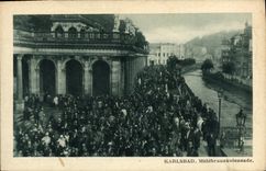 VINTAGE POSTCARD Karlsbad Muhibrunnkolonnade