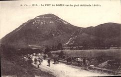 VINTAGE POSTCARD Puy de Dome seen of the foot Cows