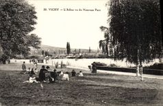 CPA Vichy L'Allier vu du Nouveau Parc