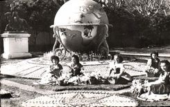 POSTAL MODERNA Menton festivales de la tierra de las mujeres del folklore del limón