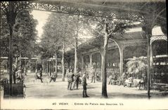 CPA Vichy Entree du palais des sources