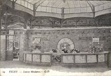 CPA Vichy Source Mesdames 