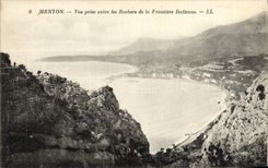 POSTAL de la VENDIMIA Menton vista entre las rocas del italiano de la frontera