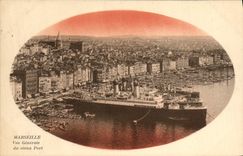 CPA Marseille Vue Generale Du Vieux Port Bateau Paquebot