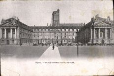 CPA Dijon Place D'armes Hotel De Ville