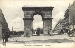 VINTAGE POSTCARD Dijon Carries Guillaume