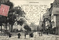 VINTAGE POSTCARD Guingamp Places Center Old women Houses
