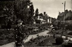 CPM Lamballe Le Jardin Public
