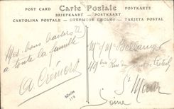 CPA Plouaret Tour de l'Eglise Folklore (animee)