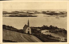 CPA Ploubazlanec La Trinite La chapelle et la mer