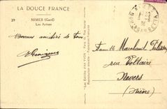 CPA La Douce France Nimes Les Arenes