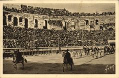 CPA Nimes Les Arenes Un Jour De Corrida Le Paseo