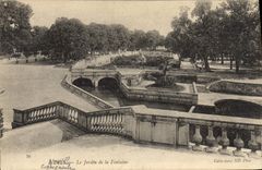 CPA Nimes Le Jardin De La Fontaine