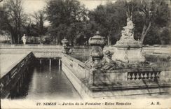 CPA Nimes Jardin De la Fontaine Bains Romains