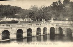 CPA Nimes Les Jardins De La Fontaine Les bains romains