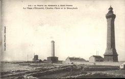 CPA La Pointe De Penmarch A Saint Pierre Le Phare D'Eckmuhl l'Ancien Phare Et Le semaphore 