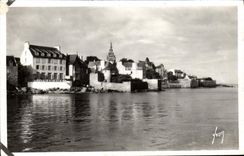 MODERN CARD Roscoff has high tide