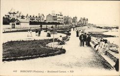 VINTAGE POSTCARD Roscoff Carnot Boulevard