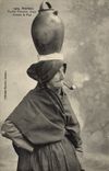 CPA Morlaix Vieille Porteuse d'eau allumant sa Pipe Folklore 
