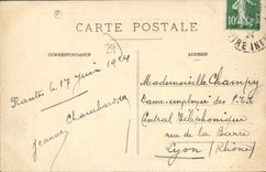 CPA Locronan La Pierre sacree des Druides donnant les joies de la maternite aux femmes steriles Femme Folklore