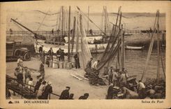 VINTAGE POSTCARD Douarnenez Scene of the Port Boats