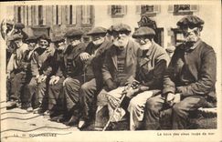 VINTAGE POSTCARD Douarnenez the bench of the old old seamen Folklore TOP