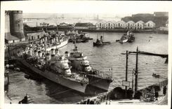 MODERN CARD Brest Against Destroyers in Penfeld At the bottom the roads Boats