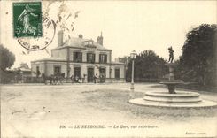 CPA Le Neubourg La Gare Vue Exterieure
