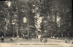 CPA Gisors Le Rond Point Et La Porte Des Champs Enfants