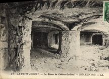 CPA Le Petit Andely Les Ruines du Chateau Gaillard Salle 13eme