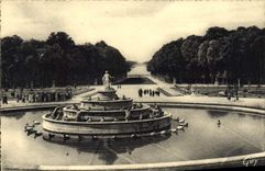 VINTAGE POSTCARD Versailles And its Wonders the Basin of Latone the green Carpet and the Large Canal