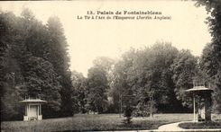 VINTAGE POSTCARD Palate De Fontainebleau the Shooting with the Arc of the Emperor English Garden