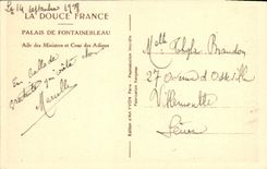 VINTAGE POSTCARD Palate De Fontainebleau Wing of the Ministers and Court of the Good-byes