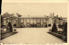 CPA Malmaison Le Chateau facade est et cour d'honneur