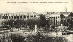 CPA Nimes L'Esplanade Les Arenes Palais De Justice Fontaine Pradier