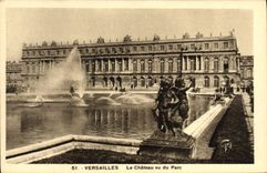 CPA Versailles Le Chateau vu du Parc