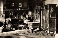 CPM Scenes et types bretons Interieur breton Folklore