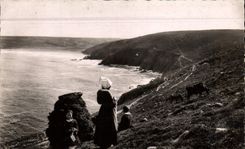 MODERN CARD Breton Scenes and Types Knitting machines with the point of the Strong current and bay of Trespass Folklore